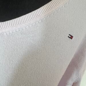 Tommy Hilfiger V neck pullover women’s size XL, light pink
